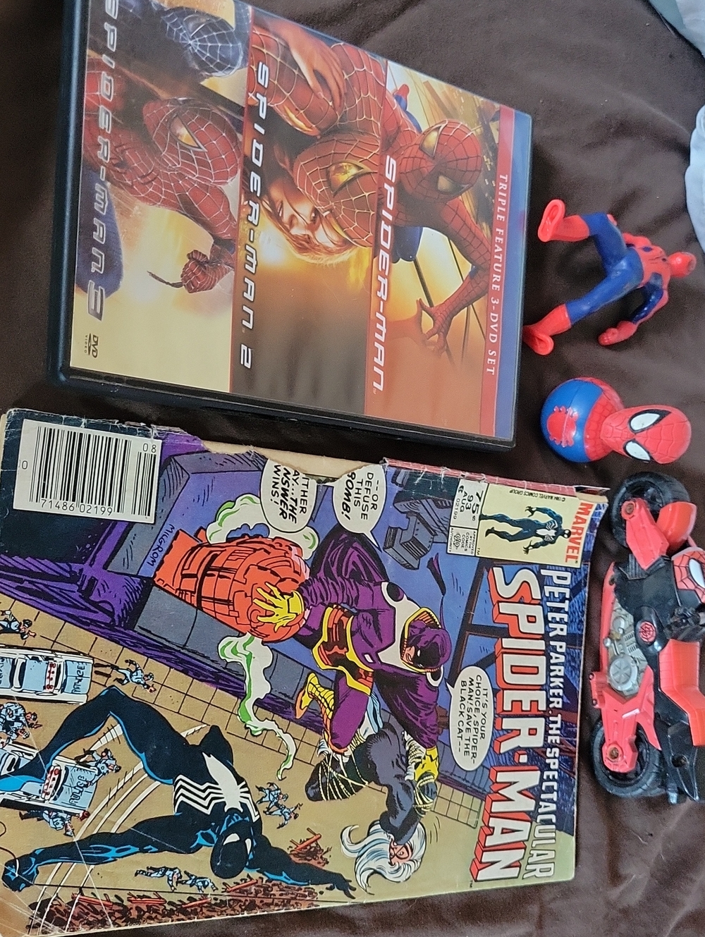 Spider-Man Comic & Toys Bundle - Red, Blue, Black